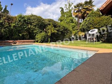 Casa en venta de 4 dorm. en Las Condes