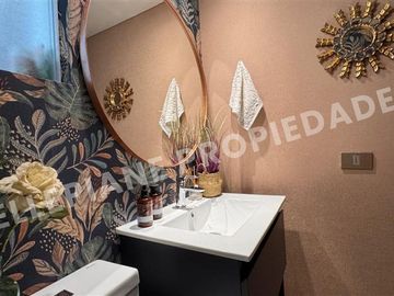 Casa en venta de 4 dorm. en Las Condes