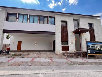 CASA EN VENTA EN CLUB DE GOLF LA LOMA