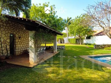 EN VENTA, Casa y Departamento en Lomas del Castillo