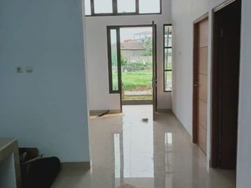 Rumah Cluster Cantik Strategis Dekat Tol Bekasi Barat