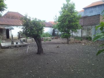 DIJUAL RUMAH TUA TEPI JALAN WARUNG DOWO PASURUAN