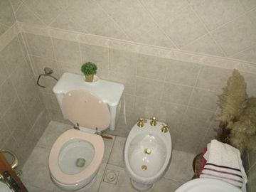 CHALET TODO EN PLANTA BAJA, 3 AMBIENTES + 1 DEPARTAMENTO DE 2 AMBIENTES EN VILLA SARMIENTO