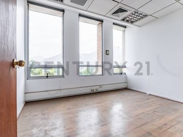 VENTA DE OFICINA, 5 PRIVADOS, CUIDAD EMPRESARIAL.