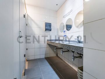 VENTA DE OFICINA, 5 PRIVADOS, CUIDAD EMPRESARIAL.