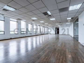 VENTA DE OFICINA, 5 PRIVADOS, CUIDAD EMPRESARIAL.