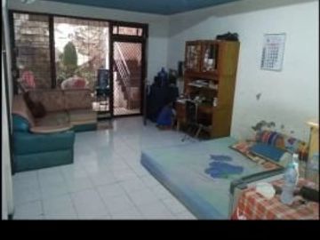 LANGKA Rumah Surabaya Pusat Rangkah Rejo SHM Strategis dekat kemana2