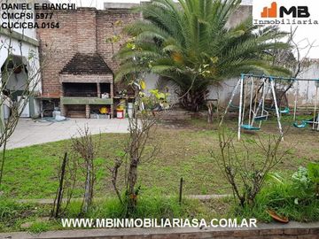 VENTA CASA EN MORENO 4 AMBIENTES CON COCHERA. DARDO ROCHA 2300 MORENO.