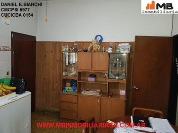 VENTA CASA EN MORENO 4 AMBIENTES CON COCHERA. DARDO ROCHA 2300 MORENO.