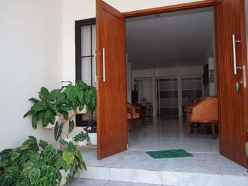Rumah di Cinere, 2Lt, Balkon, Megapolitan, Akses TOL Krukut