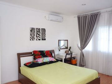 Rumah di Cinere, 2Lt, Balkon, Megapolitan, Akses TOL Krukut