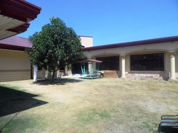 Spacious House and Lot for Sale in Angeles City Near SM Clar