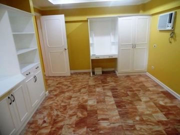 Spacious House and Lot for Sale in Angeles City Near SM Clar