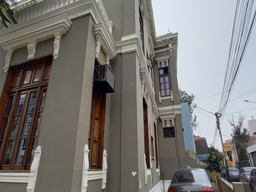 VENDO HERMOSA CASONA BARRANQUINA