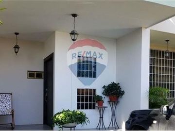 Casa de venta en Manta  zona sur