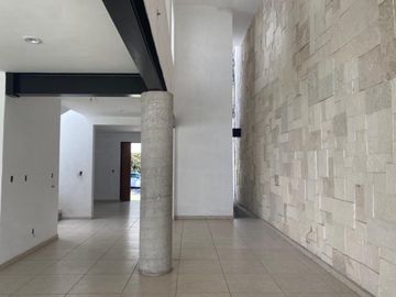 Casa moderna a media cuadra de Avenida San Diego