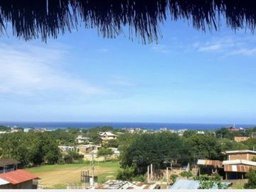 Hermosa casa nueva y generadora de ingresos   , con vistas espectaculares del Océano Pacífico, piscina y unidad de alquiler Airbnb