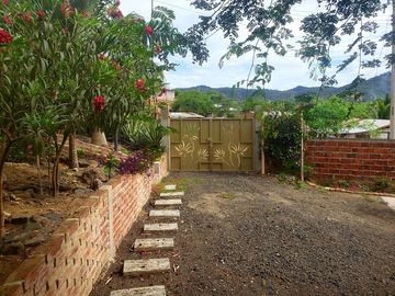 Hermosa casa nueva y generadora de ingresos   , con vistas espectaculares del Océano Pacífico, piscina y unidad de alquiler Airbnb