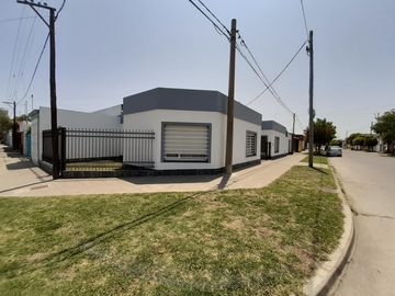URGENTE POR TRASLADO, RETASADA, VENTA Casa IMPECABLE 3dorm - 2 baños -B° Pedro Pico