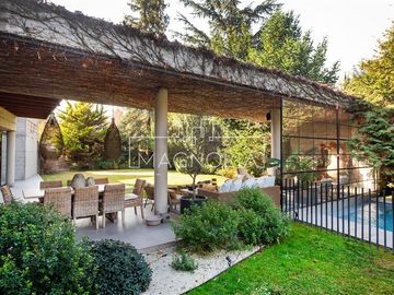 Casa en venta de 5 dorm. en Lo Barnechea