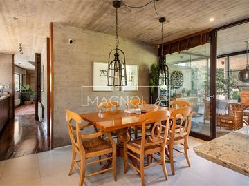 Casa en venta de 5 dorm. en Lo Barnechea