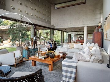 Casa en venta de 5 dorm. en Lo Barnechea