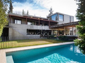 Casa en venta de 5 dorm. en Lo Barnechea
