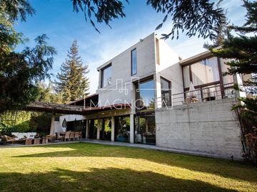 Casa en venta de 5 dorm. en Lo Barnechea