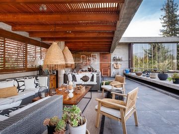 Casa en venta de 5 dorm. en Lo Barnechea