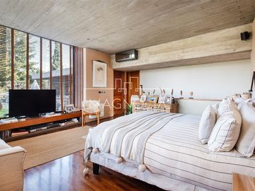 Casa en venta de 5 dorm. en Lo Barnechea