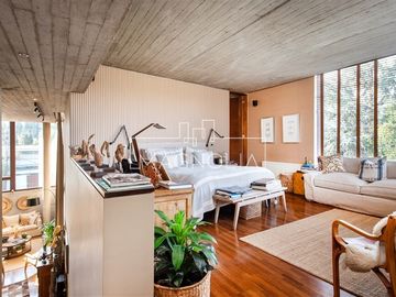 Casa en venta de 5 dorm. en Lo Barnechea