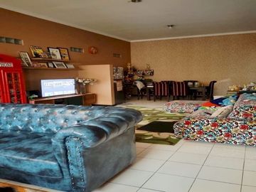 rumah dengan luas tanah 267m2 di kota bandung lebar muka 12 M STARTEGIS AMAN DAN NYAMAN cocok untuk hunian