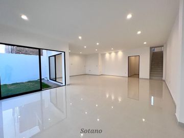 Casa en Lomas de Juriquilla con Roof Garden  - PREVENTA J2