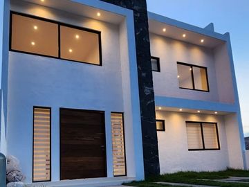 Casa en Lomas de Juriquilla con Roof Garden  - PREVENTA J2