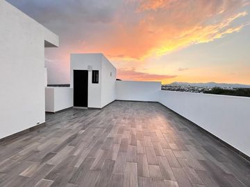 Casa en Lomas de Juriquilla con Roof Garden  - PREVENTA J2