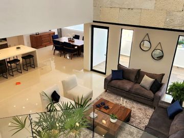 Casa en Lomas de Juriquilla con Roof Garden  - PREVENTA J2