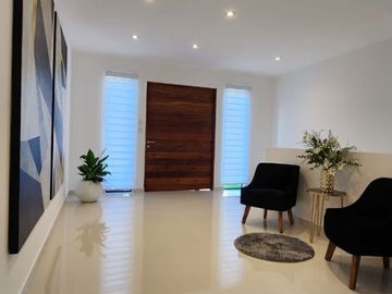 Casa en Lomas de Juriquilla con Roof Garden  - PREVENTA J2