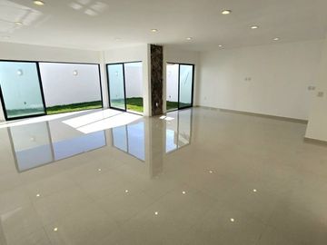 Casa en Lomas de Juriquilla con Roof Garden  - PREVENTA J2