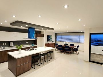 Casa en Lomas de Juriquilla con Roof Garden  - PREVENTA J2