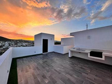 Casa en Lomas de Juriquilla con Roof Garden  - PREVENTA J2