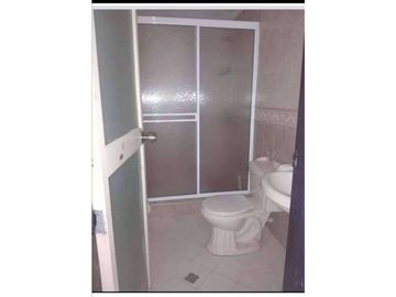 SE VENDE HERMOSA CASA EN CAMILO TORRES CERCA A LA ESMERALDA