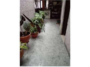 SE VENDE HERMOSA CASA EN CAMILO TORRES CERCA A LA ESMERALDA