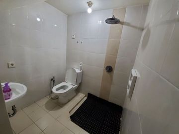 Rumah Puri Mansion 8x15, 2lt, Semi Furnished. Rapi Siap Huni!