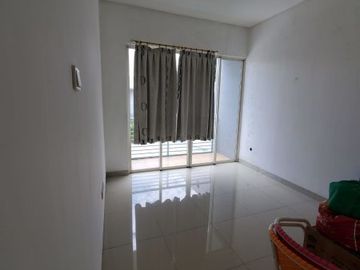Rumah Puri Mansion 8x15, 2lt, Semi Furnished. Rapi Siap Huni!