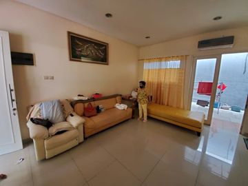 Rumah Puri Mansion 8x15, 2lt, Semi Furnished. Rapi Siap Huni!