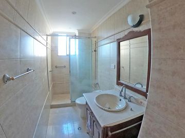 apartamento en arriendo/venta en prado. Cod V3540