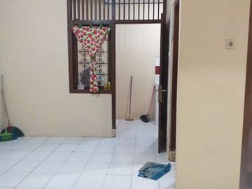 Rumah dalam perumahan Jambusari condong catur