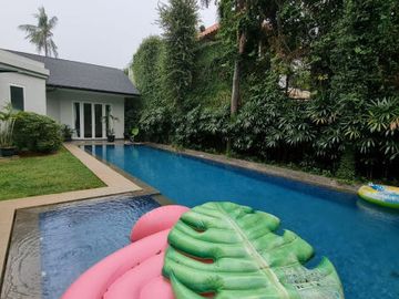 RUMAH at Jl PEJATEN BARAT, JAKSEL (SANGAT MENARIK)