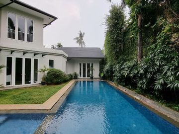 RUMAH at Jl PEJATEN BARAT, JAKSEL (SANGAT MENARIK)