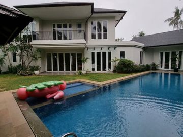 RUMAH at Jl PEJATEN BARAT, JAKSEL (SANGAT MENARIK)